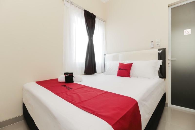 Reddoorz Near Soekarno Hatta Airport Jakarta Bagian luar foto